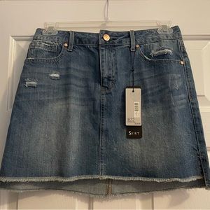 NWT 1822 Denim skirt.  Size 8. Distressed.